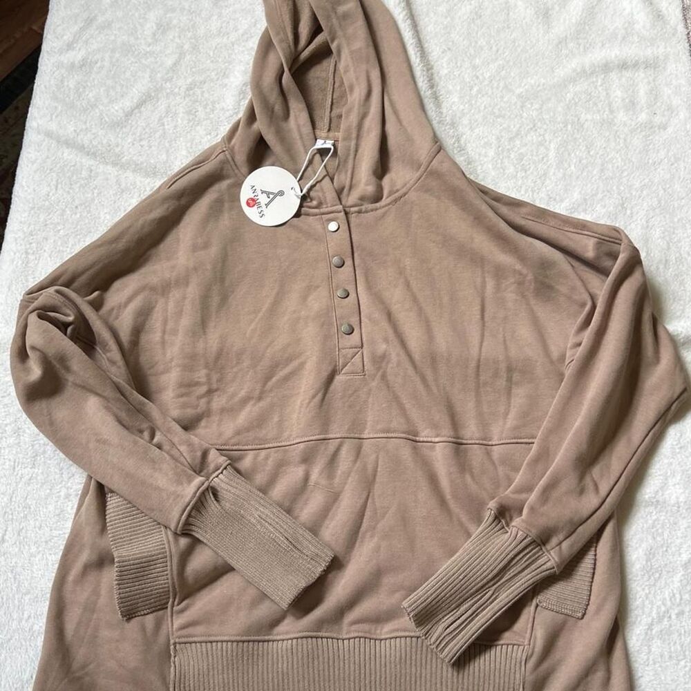 brown oversized hoodie pullover with relaxed fit and snap buttons women's small